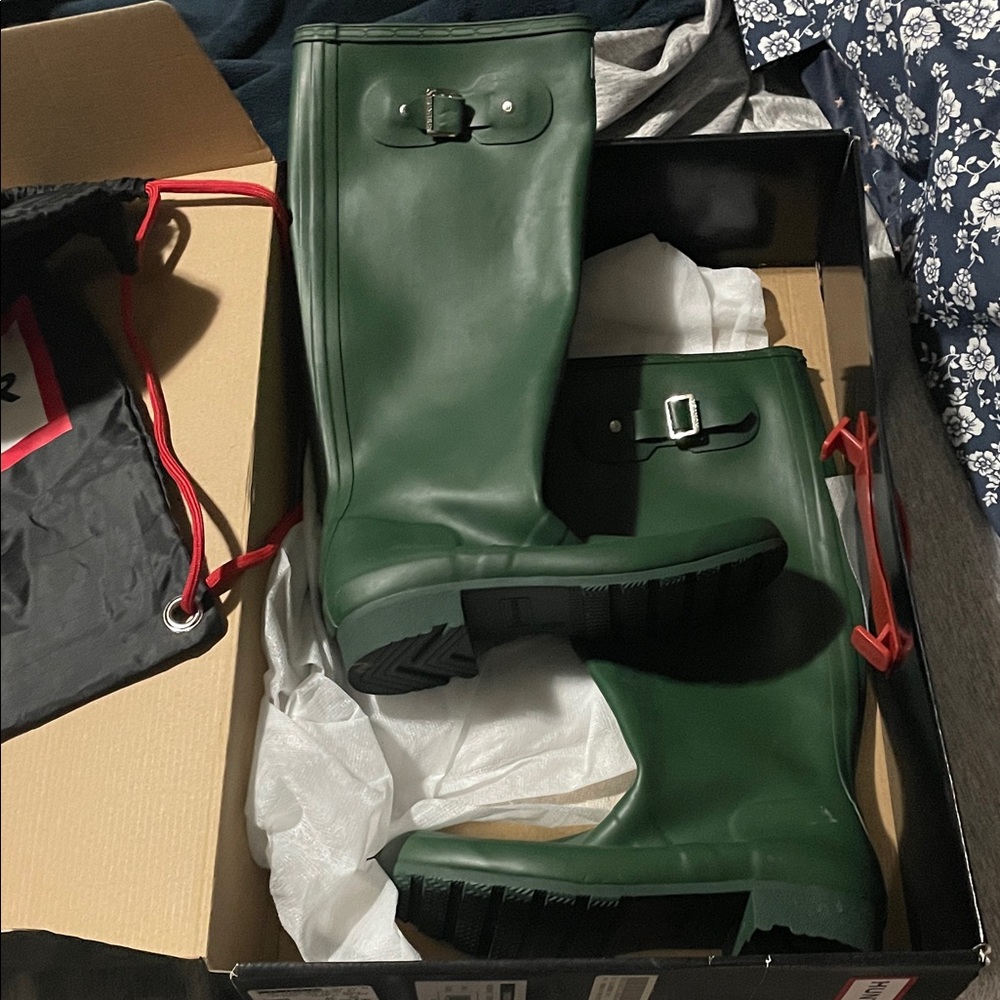 Hunter Green Women's Tall Rain Boots - Picture 2 of 5